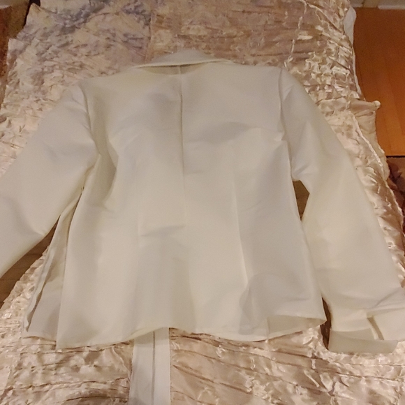 Talbot White Formal Top with Rhinestone  4 - Picture 6 of 7